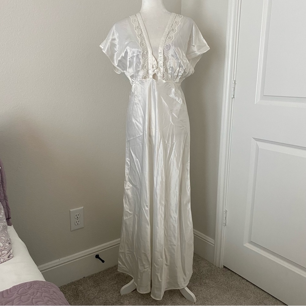 Nina Ricci vintage white lace nightgown bridal lingerie size 2 boudoir